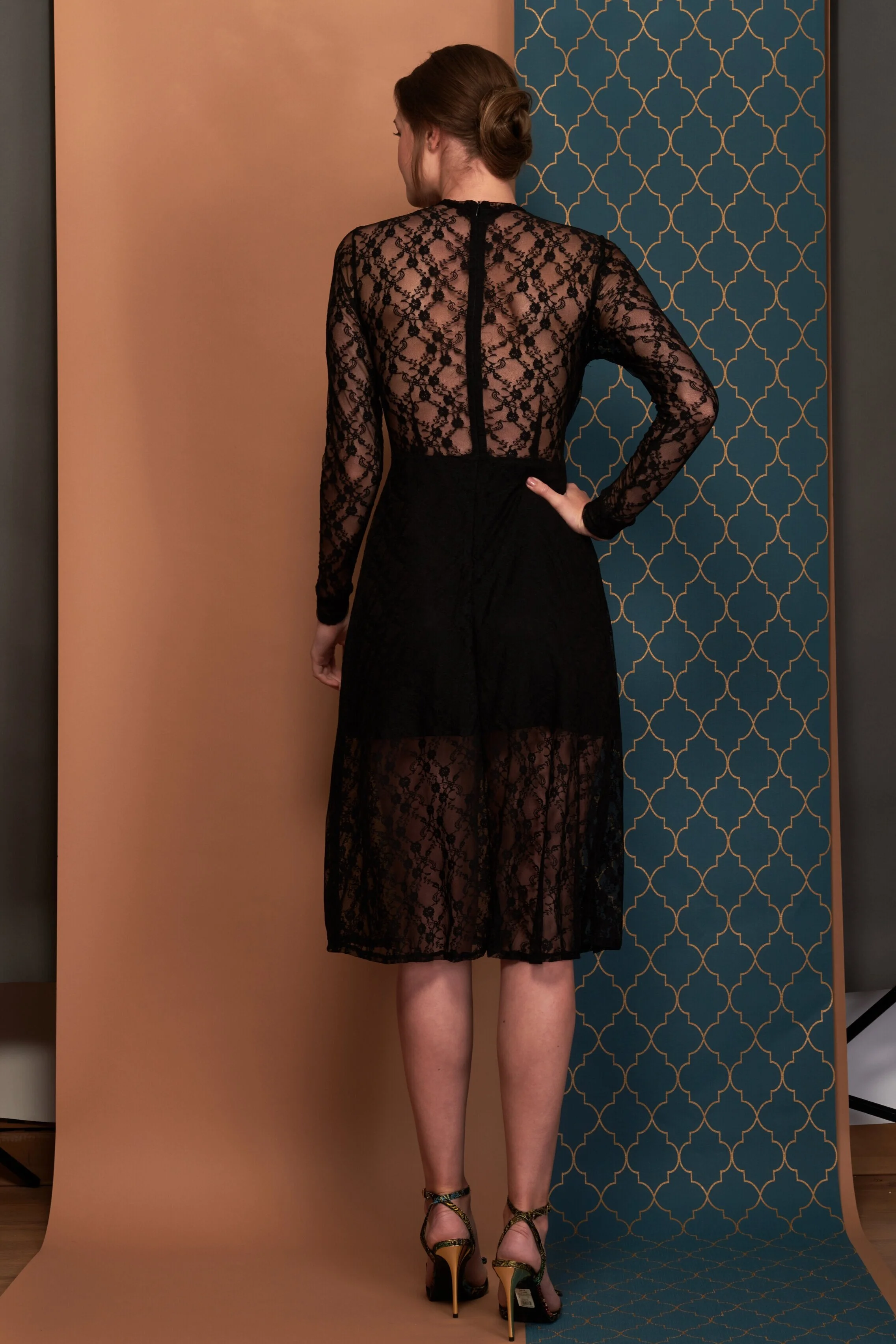 Lace midi dress in black by Cocoove COCOOVE fashion and lifestyle